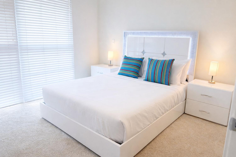 Bedroom 2, ViewPoint Suites, Los Angeles