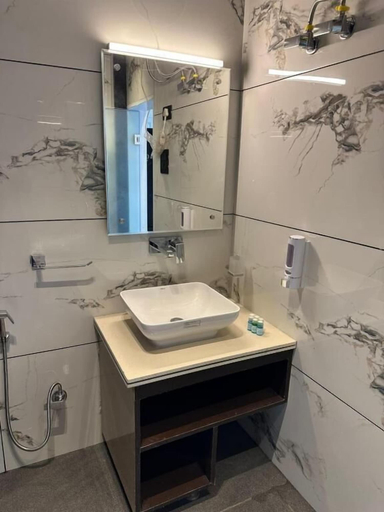 Bathroom 3, HOTEL LA SERA, Srinagar