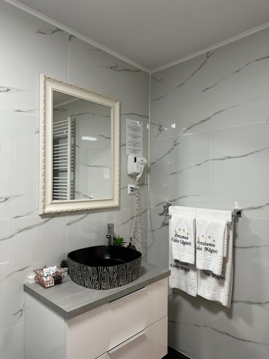 Bathroom 2, VALEA MAGURII, Novaci