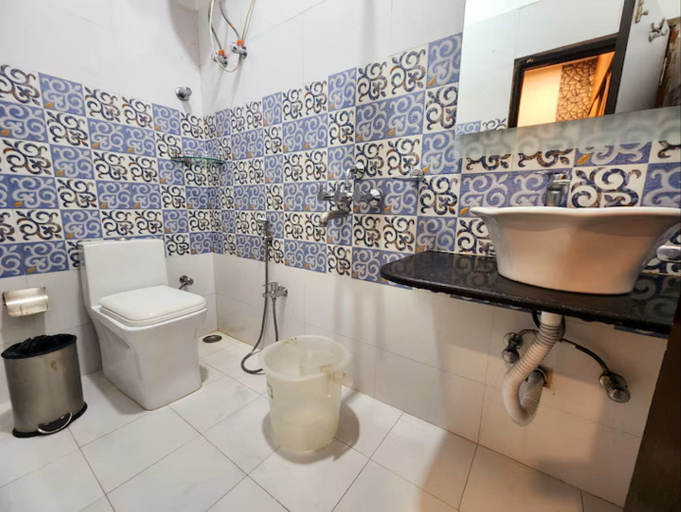 Bathroom 4, HOTEL RAUNAK, Kolkata