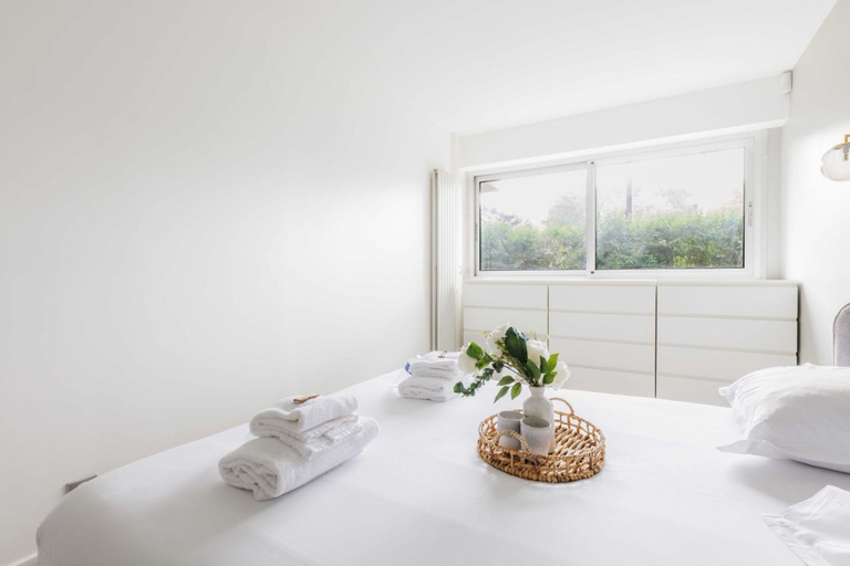 Room 4, A Haven of Peace in Neuilly sur Seine, Hauts-de-Seine