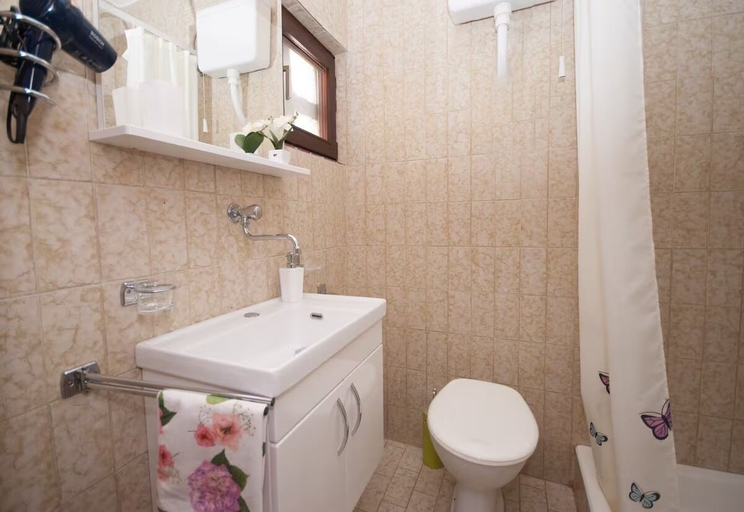 Bathroom, Holiday Home Sunny, Omiš