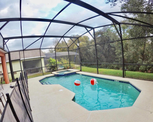 Sport & Beauty 2, Grand Luxury 4BR Pool Home near Disney Parks, Polk