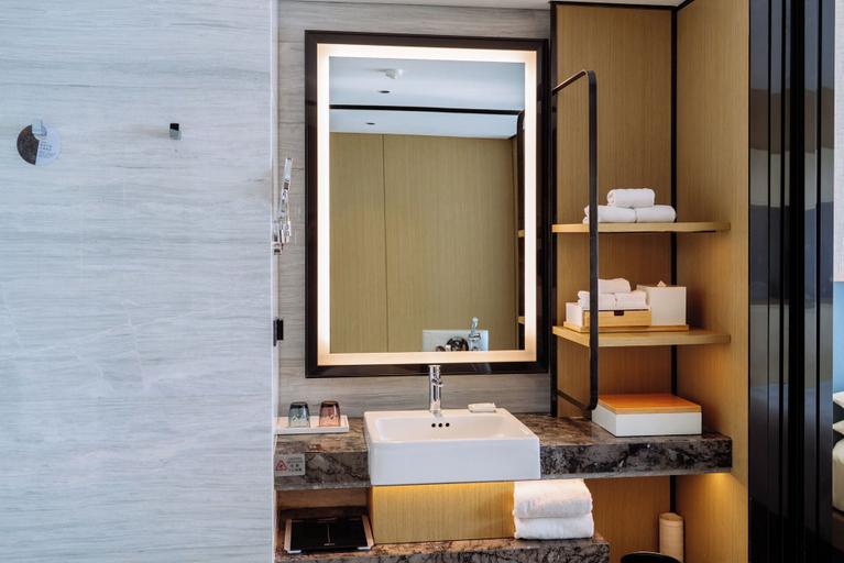Bathroom 5, Xuzhou Marriott Hotel Lakeview, Xuzhou