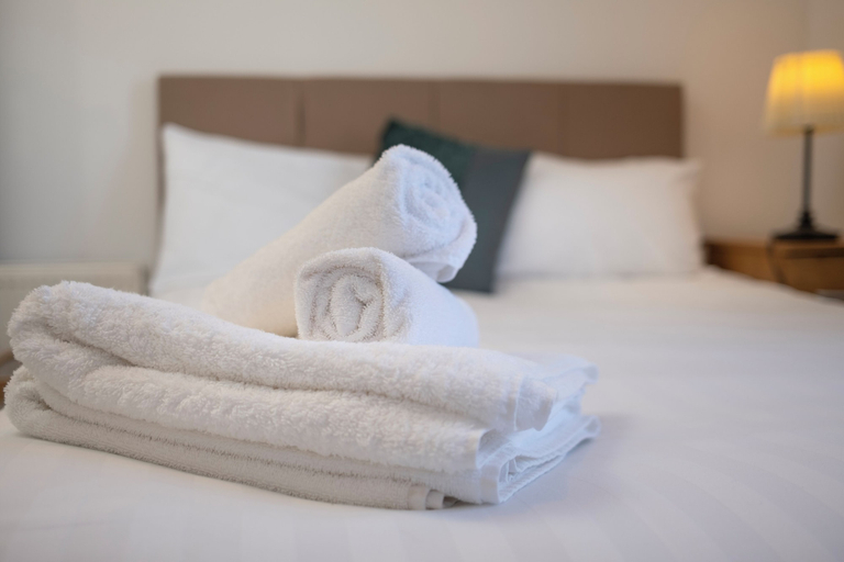 Bedroom 3, Burren Court Lodge
