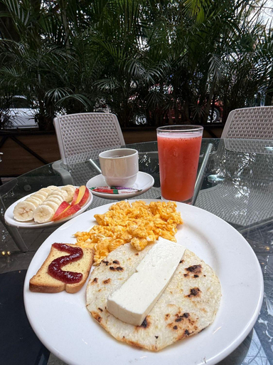 Food & Drinks 5, Hotel Quinta Avenida, Medellín
