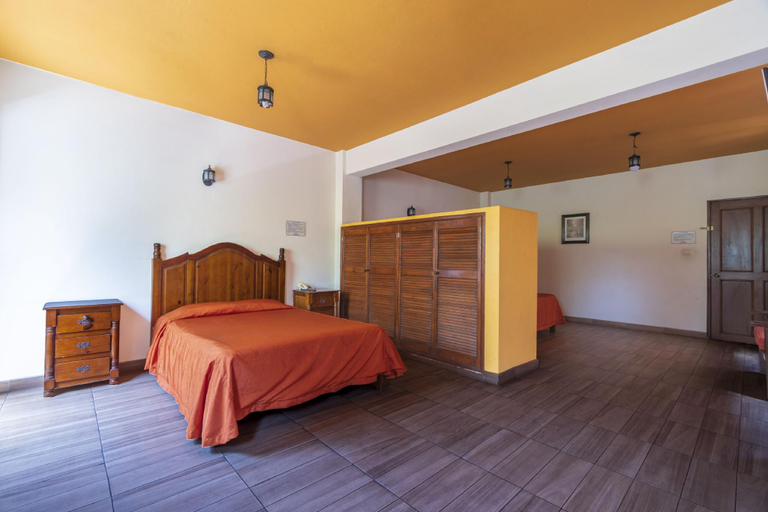 Bedroom 3, Mesón Real Hotel & Suites, Tlalnelhuayocan