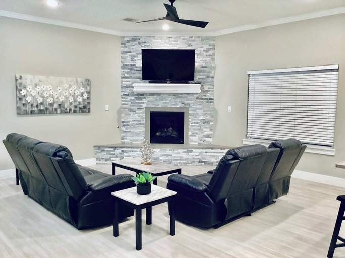Living area 4, Kemah Marina Home for 8, Galveston