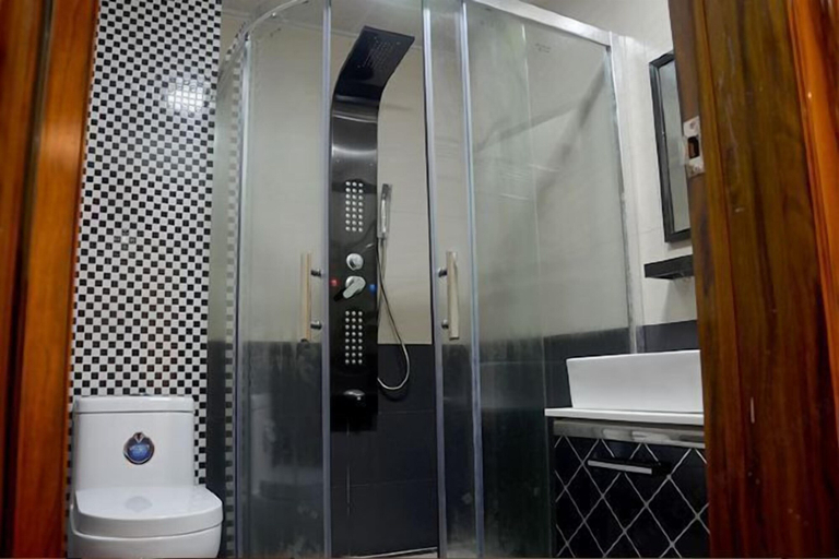 Bathroom, FenYangJu Hotel, Huizhou