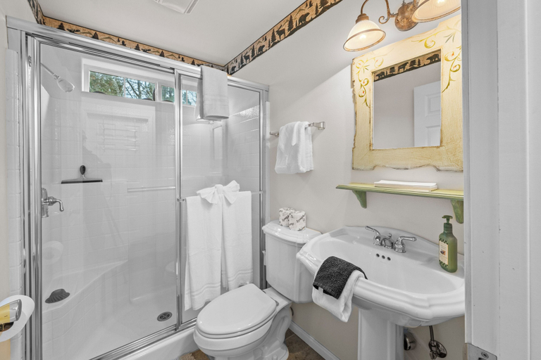 Bathroom 2, Big Bear Nest at Eagle Mountain, San Bernardino
