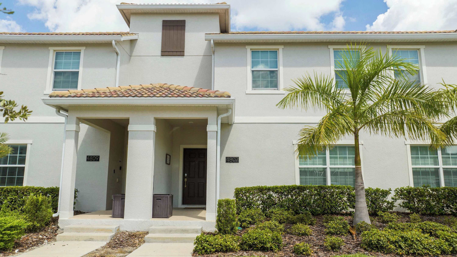Front of property 4, Storey Lake Home, Mickey & Minions Beds, Sleeps 12, Osceola
