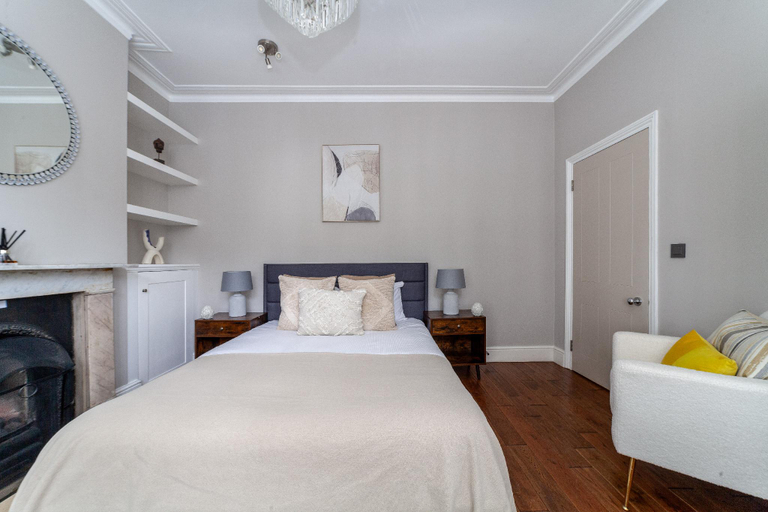 Bedroom 2, The Hammersmith Villa, London