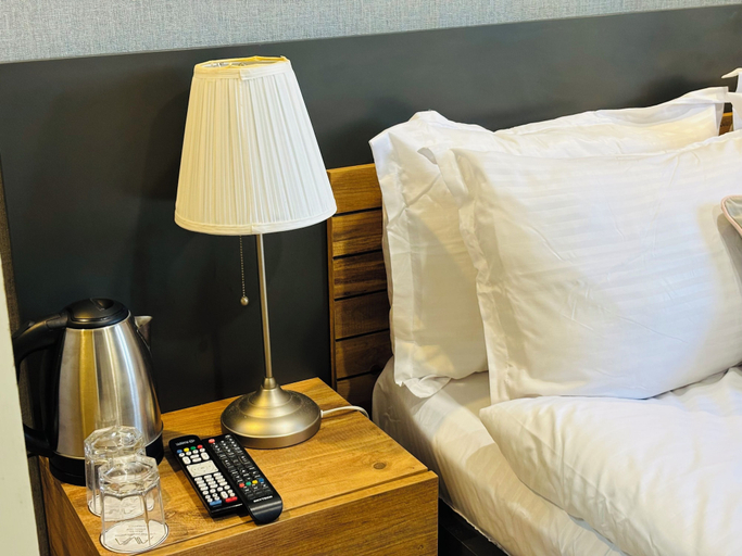 Room 4, 62 Dimitri Uznadze str., Tbilisi