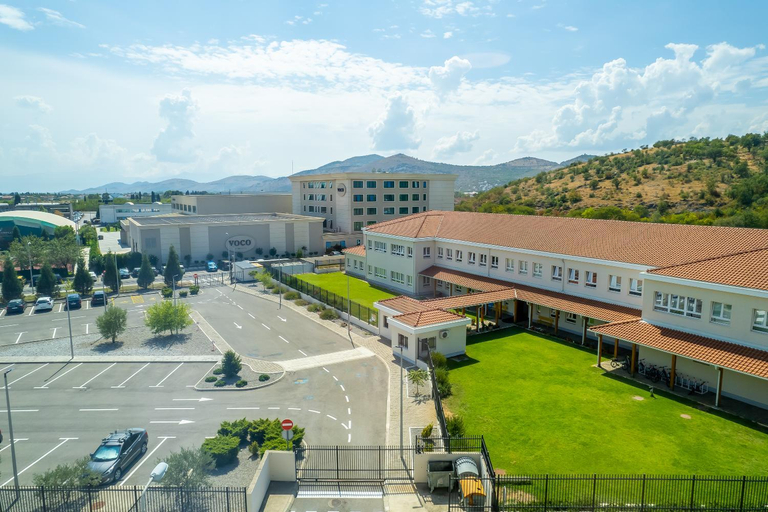 Others, Hotel Verde
