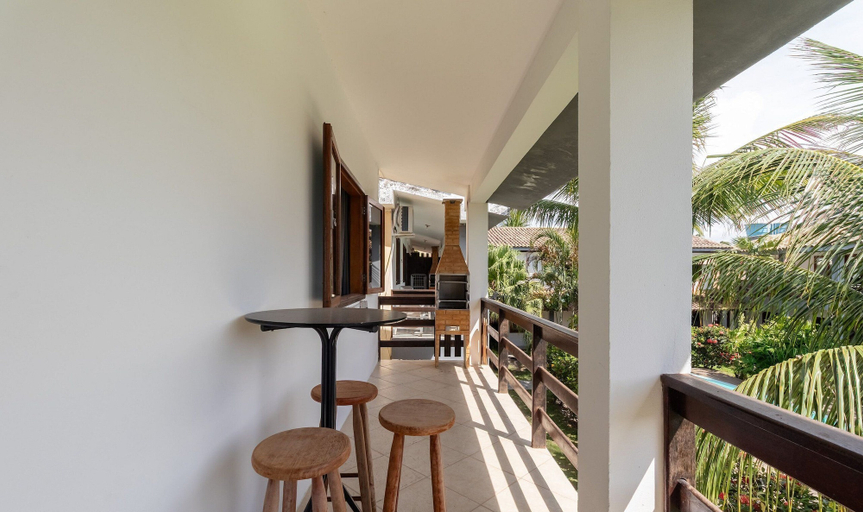 Outdoor dining, Fully Equipped Apartments in Condo With Pool 500m From Taperapua Beach - Enls, Porto Seguro
