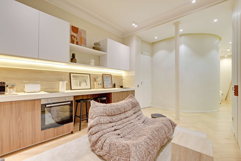 Room 5, Le Petit Luxe Parisien, Paris