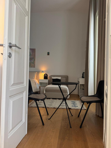 Others 4, B&B 102, Taranto