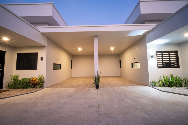 Terrace/patio, Solana Apartments, Ba