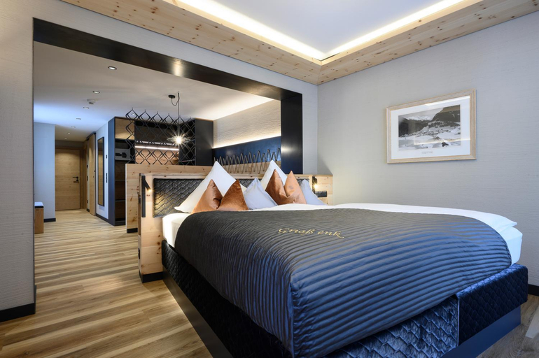 Bedroom, Hotel Tirol, Landeck