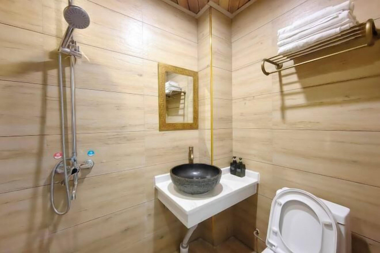 Bathroom 3, Just wait for you- English reception-Ticket reservation, Zhangjiajie