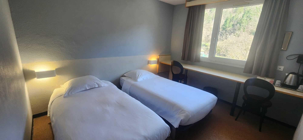 Room 2, Hotel Le Pont Neuf, Lozère