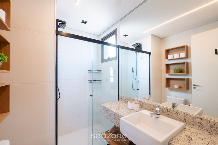Bathroom 2, Apartments in a Building With a Pool 800m From the Beach in Salvador - EDF, Salvador