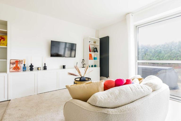 Room 2, A Haven of Peace in Neuilly sur Seine, Hauts-de-Seine