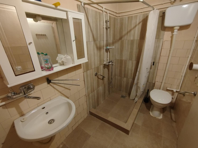 Bathroom 3, Eagles Court - Orlovski Vrt, Zrenjanin