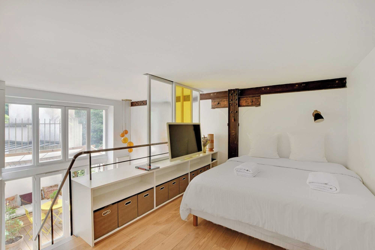 Room 3, Beautiful Duplex 1br/2p - Belleville, Paris