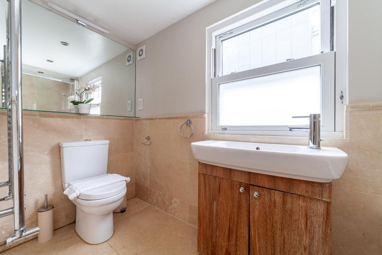 Bathroom 3, The Hammersmith Villa, London