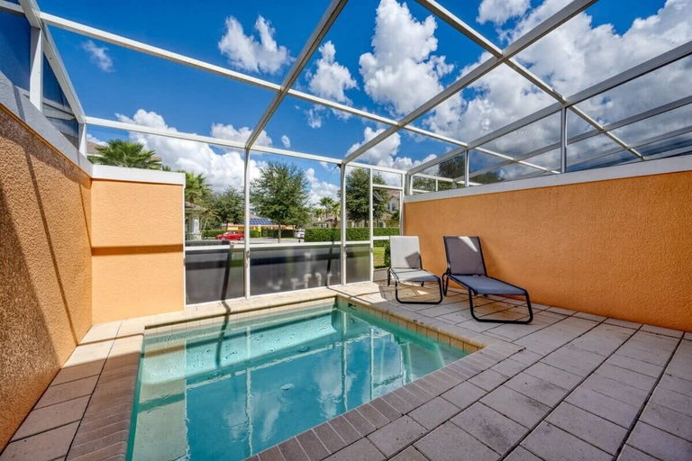 Pool, Distinctive Home, Private Pool, Lake