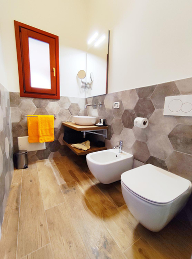 Bathroom 3, B&B GUACAMAYO, Nuoro
