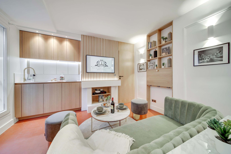 Room 4, Historical Apartment in the Heart of Paris - 3, Paris