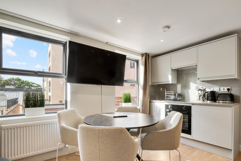 Others 3, City apartment, London
