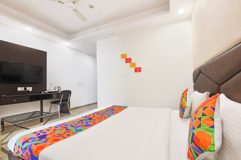 Room 5, Fabhotel Sai Village Sector 46, Gurgaon