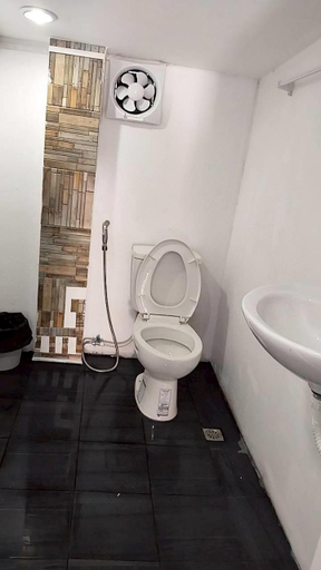Bathroom 2, Aran hostel Spa&Cafe Riverside That Phanom, That Phanom