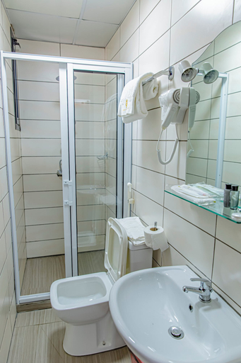Bathroom 4, G&G Residency, Wouri