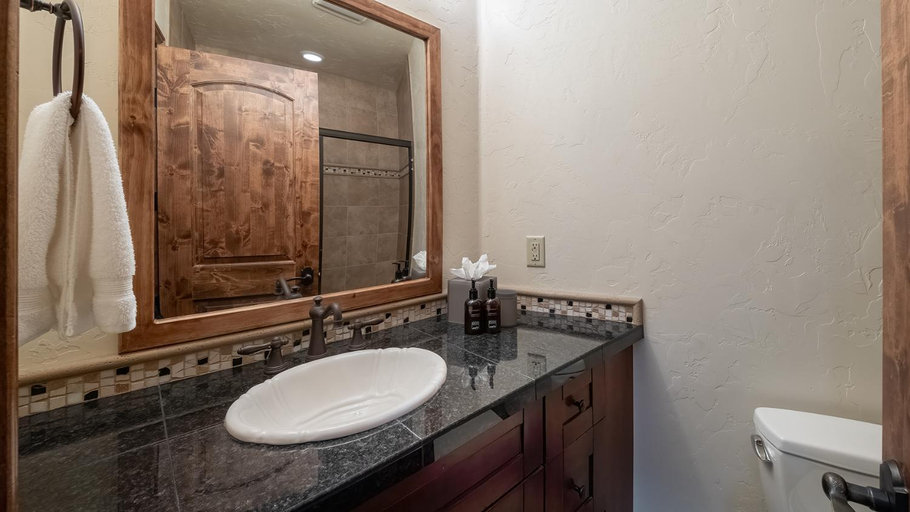 Bathroom, Winterfell Estates, Summit