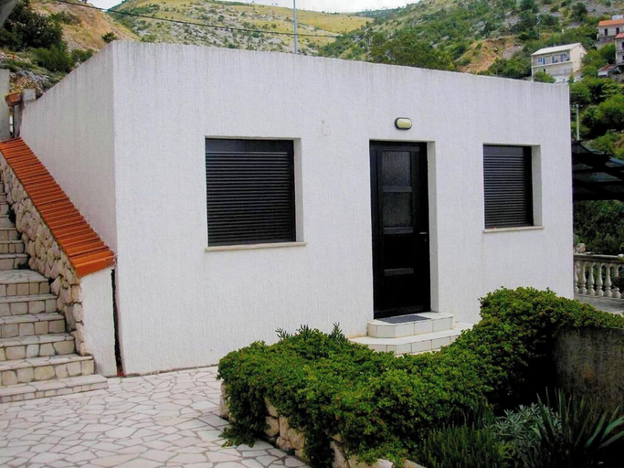 Building design 2, Apartment Orlic, Senj