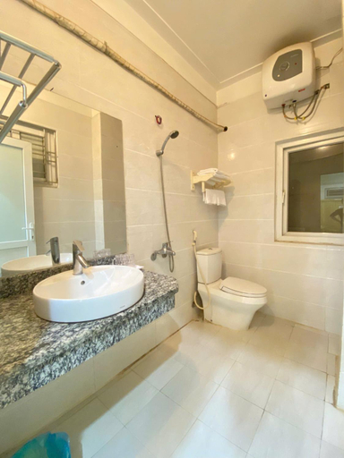 Bathroom 5, Van Nam Hotel, Cao Bằng
