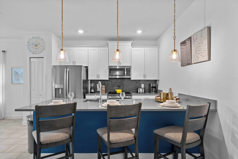Private kitchen 5, Gorgeous 5bed TH Close to Disney, Water Park, Osceola