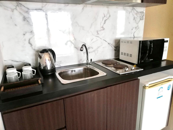 Private kitchen, Patong Beach Walking Street Seaview C257, Phuket Island
