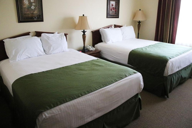 Bedroom, The Edgewood Hotel and Suites, Jefferson