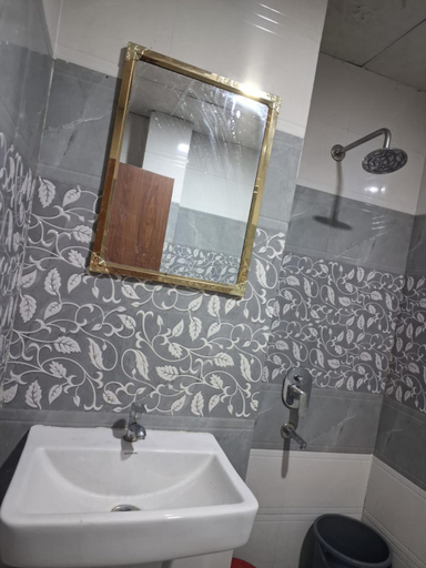 Bathroom 4, hotel rv plaza, Ludhiana