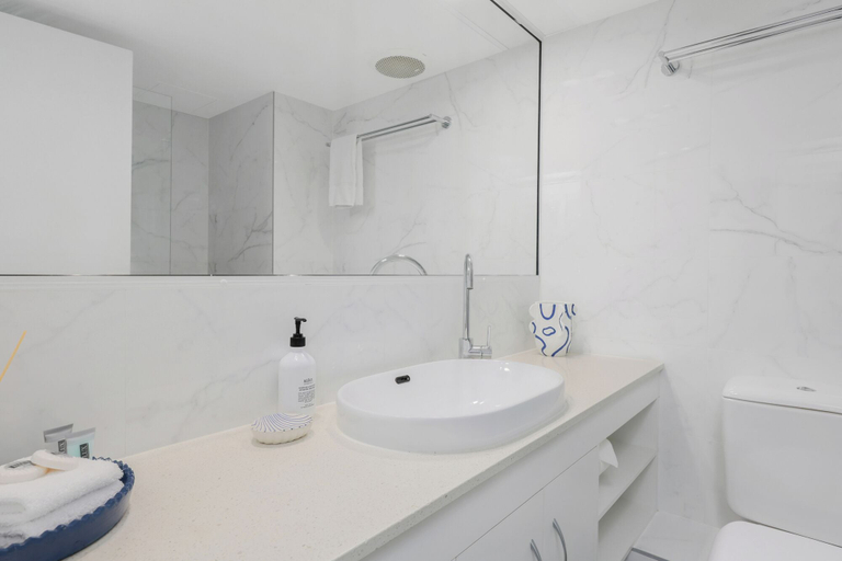 Bathroom 4, Bayview Tower, Livingstone - Pt B