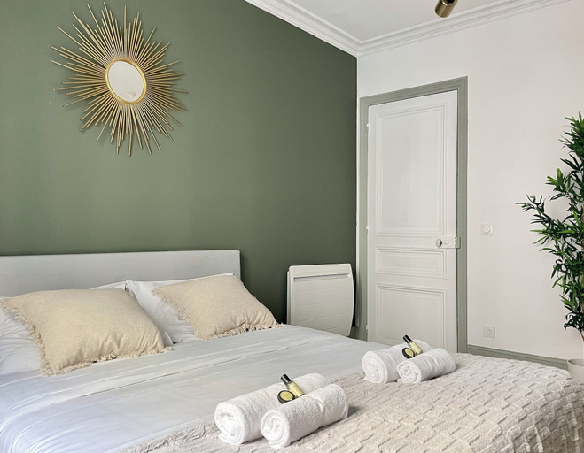 Bedroom 4, 1590 Legendre, Paris