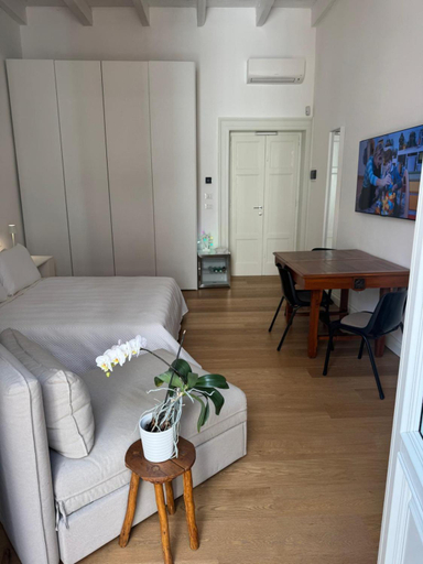Bedroom 2, B&B 102, Taranto