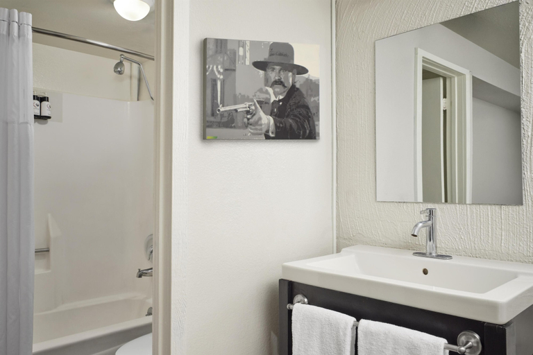 Bathroom 4, The Clarendon Hotel & Spa, BW Signature Collection, Maricopa