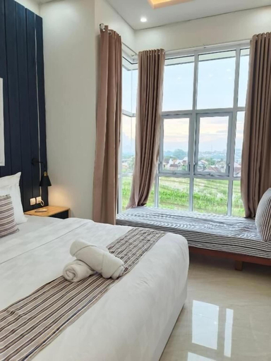 Room 4, Aline Villa, Wonosobo