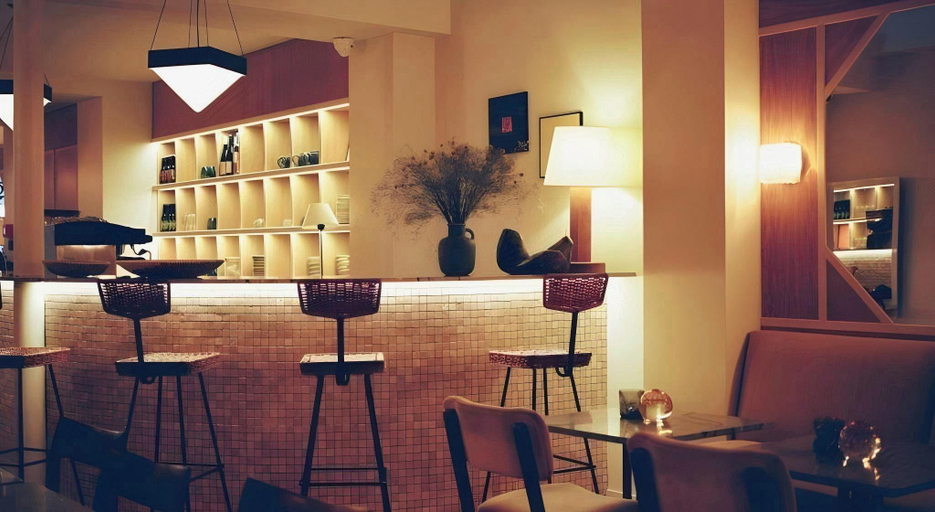 Food & Drinks 4, Hotel Habituel, Paris